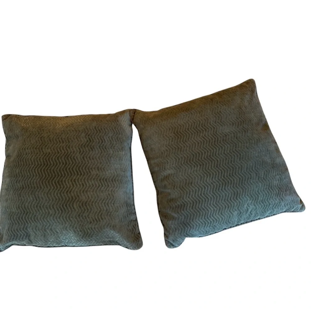 Set 2 Dark Green 18” Throw Pillows Chenille Patterned Holiday Christmas
